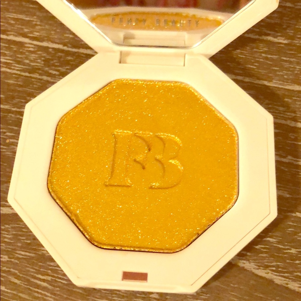 Fenty Beauty Killawatt Freestyle Highlighter